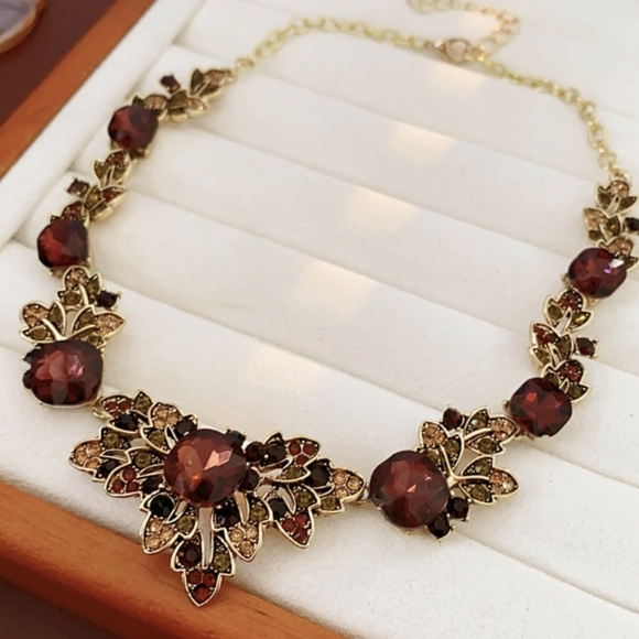 Jewelry - Stunning Gold & Red Floral Statement Necklace